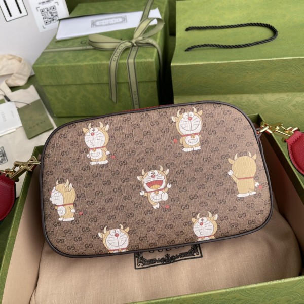 Handbag   Gucci  574886  size  24*14*7 cm