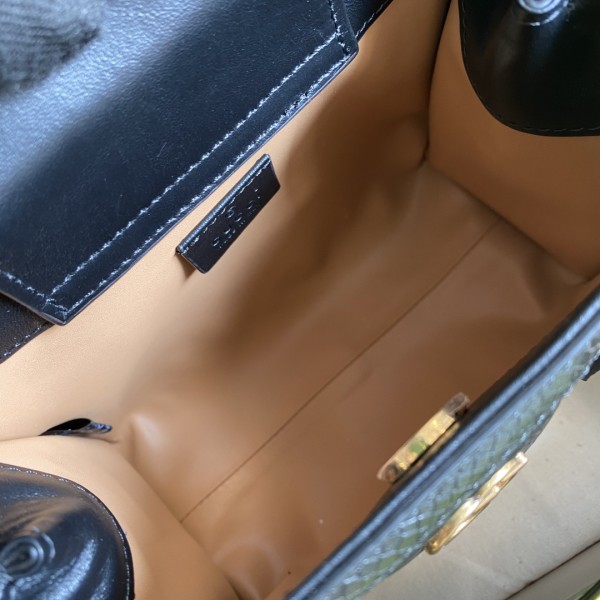 Handbag   Gucci  655661  size  20*16*10 cm