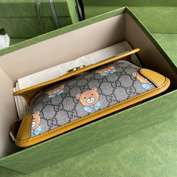  Handbag   Gucci  647817  size  24x16x3.5  cm 