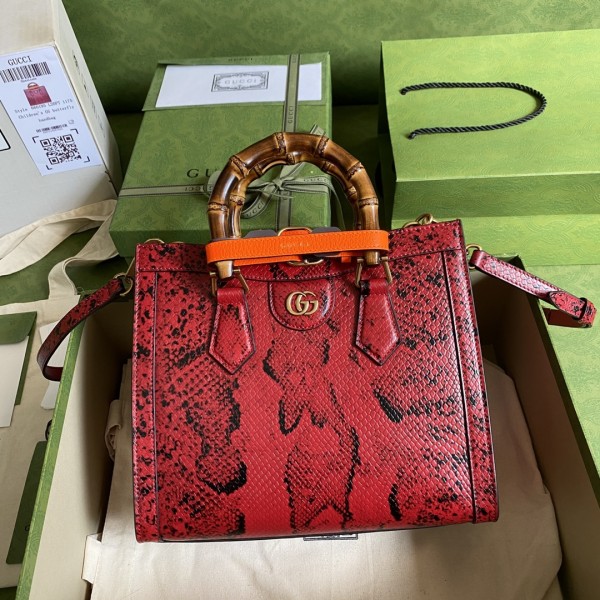  Handbag  Gucci  660195  size  27*24*11  cm