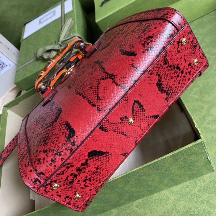  Handbag  Gucci  660195  size  27*24*11  cm