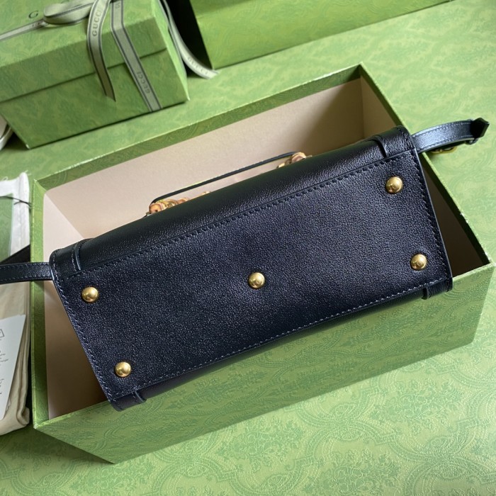  Handbag   Gucci  655661  size  20*16*10  cm