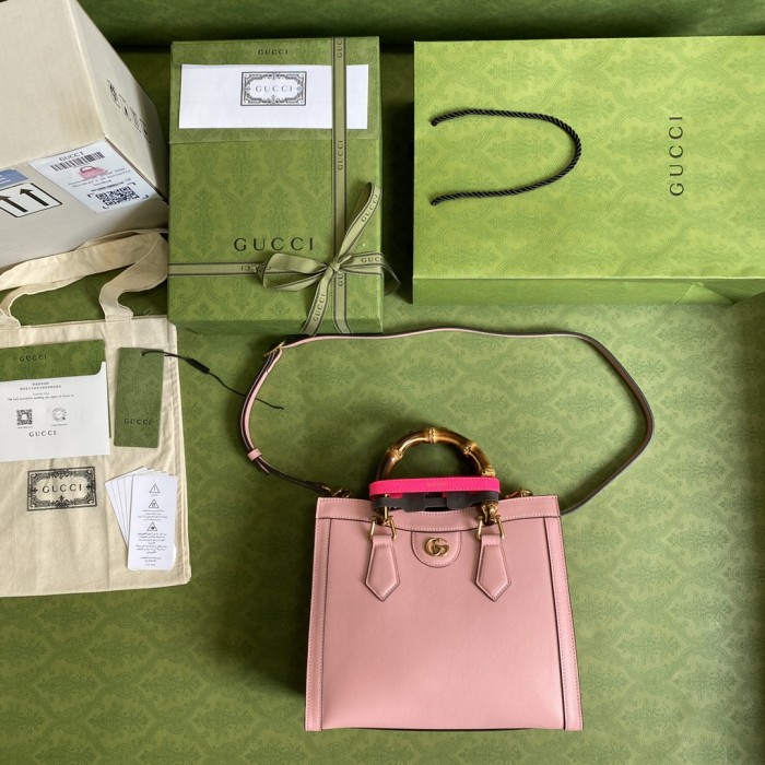 Handbag  Gucci  660195  size  27*24*11  cm