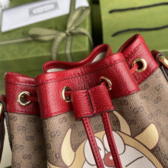 Handbag    Gucci  655597  size  25*27*12.5  cm