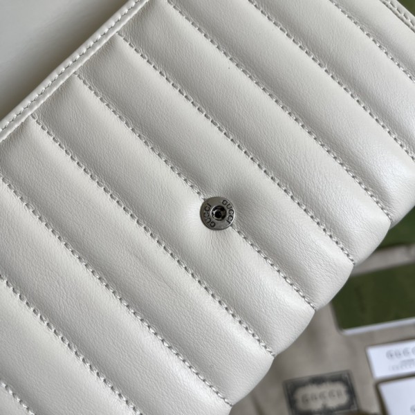  Handbag  Gucci  474575  size  20*13*6  cm