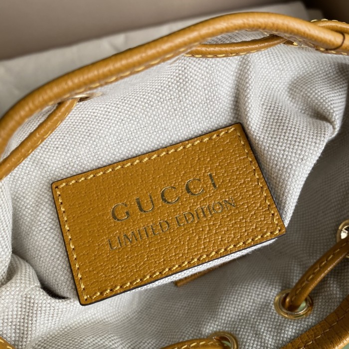 Handbag   Gucci  660304  size  15.5x17x7.5 cm