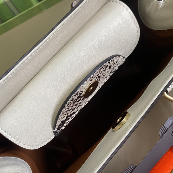  Handbag   Gucci  660195   size  27*24*11  cm