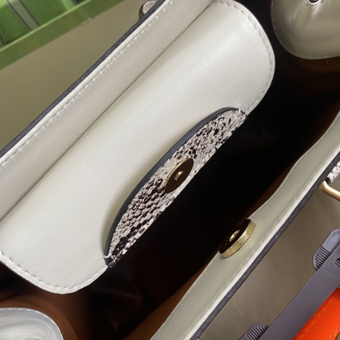  Handbag   Gucci  660195   size  27*24*11  cm