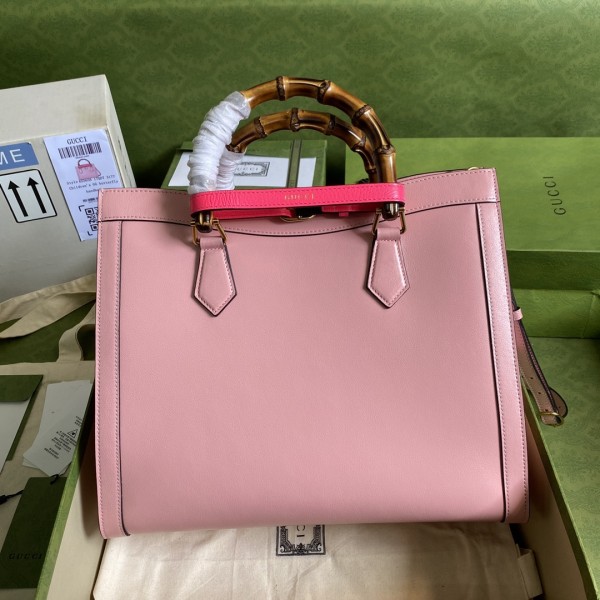  Handbag   Gucci  655658  size  35*30*14  cm