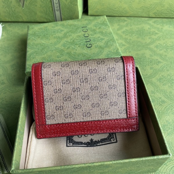 Handbag    Gucci    647788   size  11*8.5*3  cm