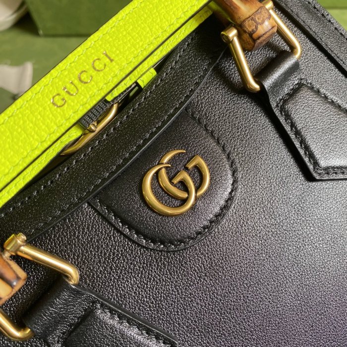  Handbag   Gucci  655661  size  20*16*10  cm