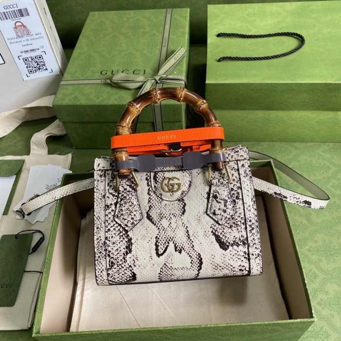 Handbag   Gucci  655661  size  20*16*10  cm