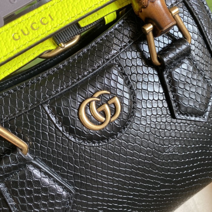 Handbag   Gucci  655661  size  20*16*10 cm