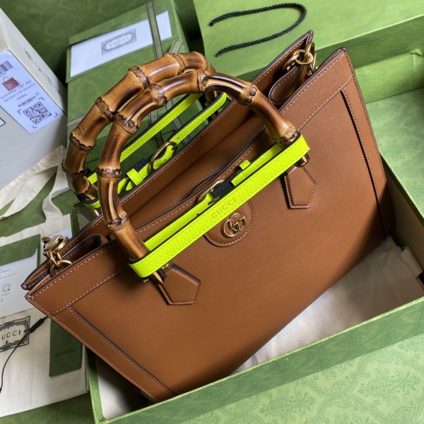 Handbag   Gucci  655658  size  35*30*14  cm