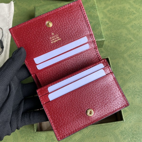 Handbag    Gucci    647788   size  11*8.5*3  cm