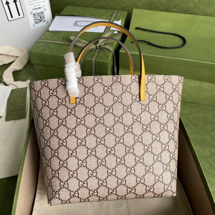 Handbag   Gucci  410812  size  21*20*10  cm