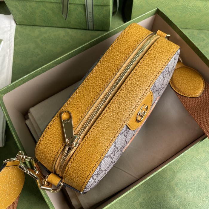  Handbag  Gucci   574886   size  24*14*7  cm