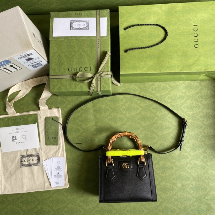  Handbag   Gucci  655661  size  20*16*10  cm