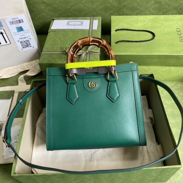 Handbag  Gucci  660195  size  27*24*11  cm