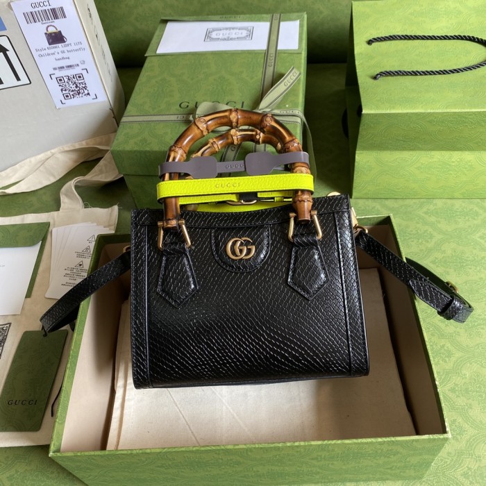 Handbag   Gucci  655661  size  20*16*10 cm
