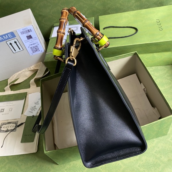  Handbag   Gucci   655658   size  35*30*14  cm