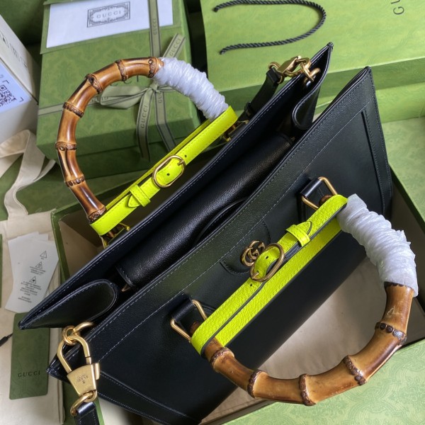  Handbag   Gucci   655658   size  35*30*14  cm