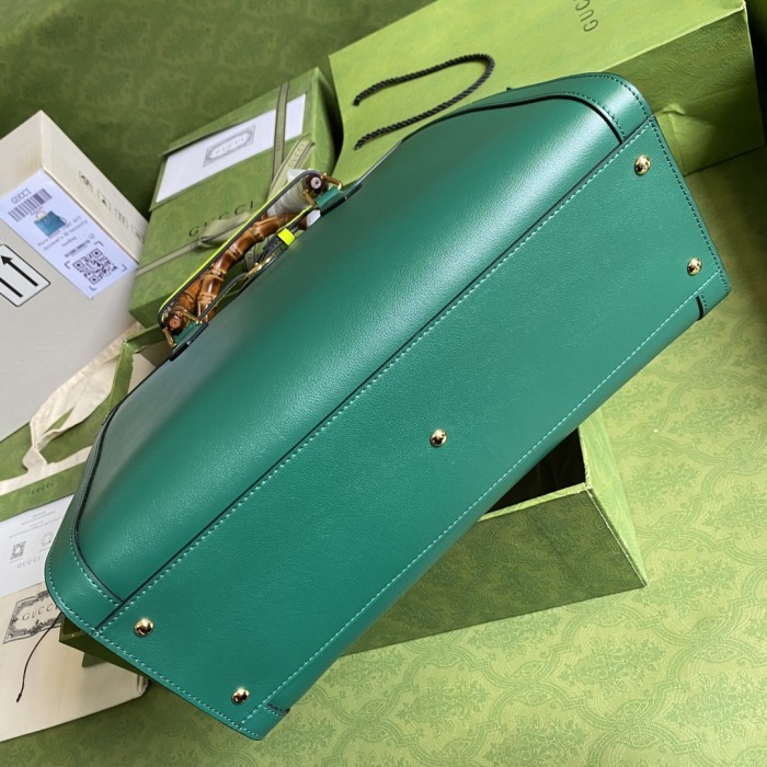  Handbag    Gucci   655658  size  35*30*14  cm