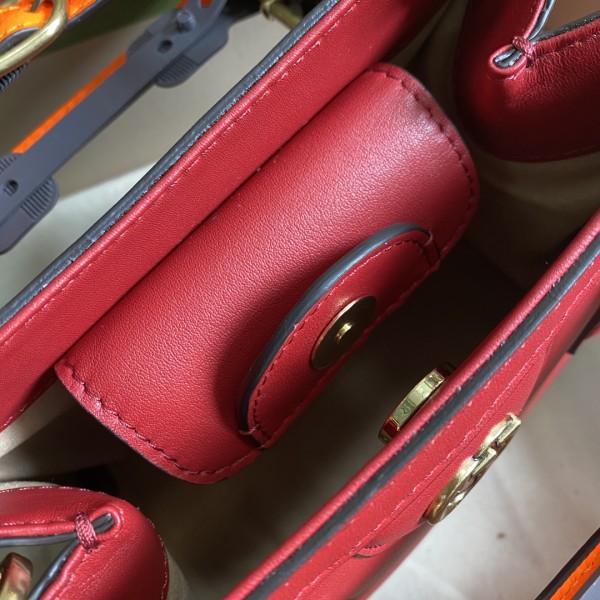  Handbag   Gucci  655661  size  20*16*10  cm  