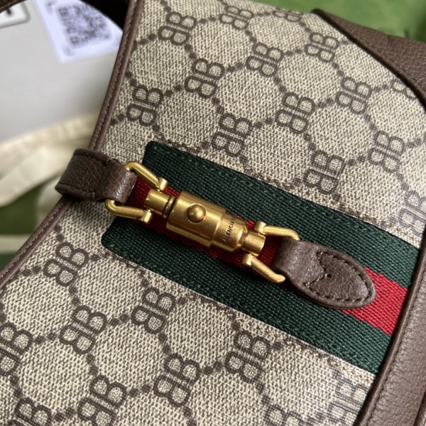  Handbag   Gucci 680132   size  19*13*3  cm