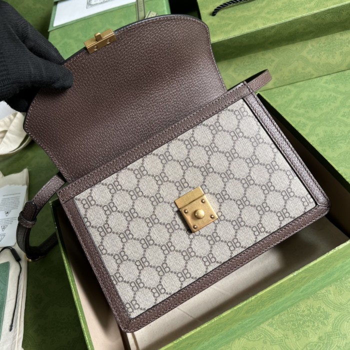  Handbag  Gucci  680119  size 25 x17.5x 7  cm