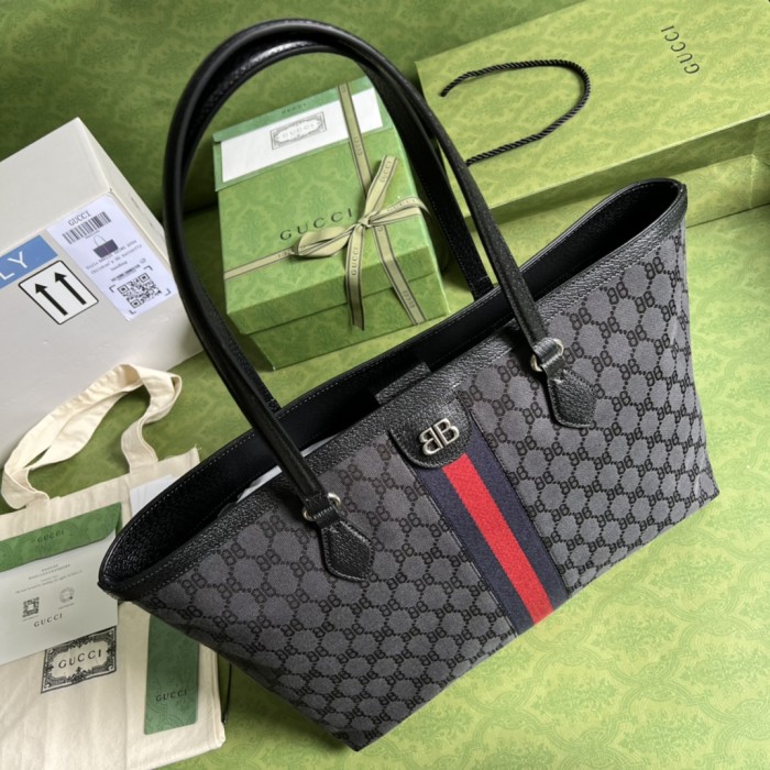  Handbag   Gucci  680125  size  38*28*14  cm