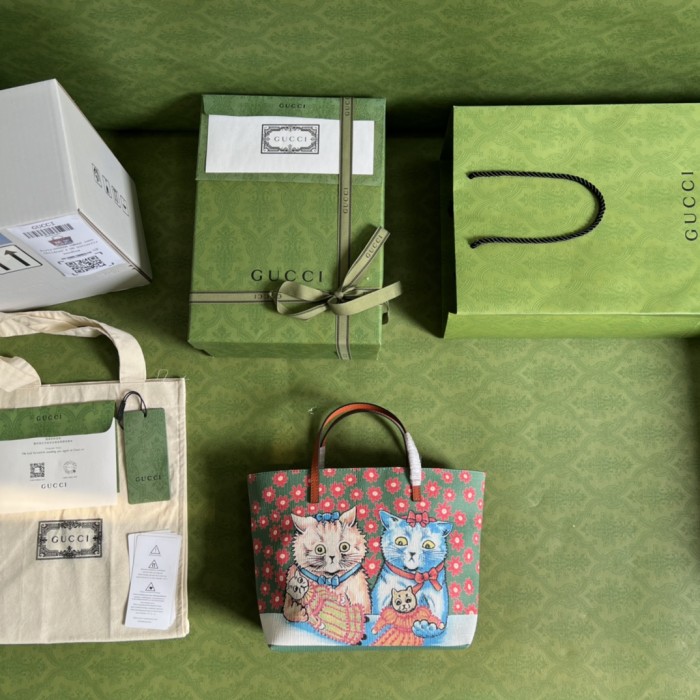  Handbag   Gucci   410812   size  21*20*10  cm