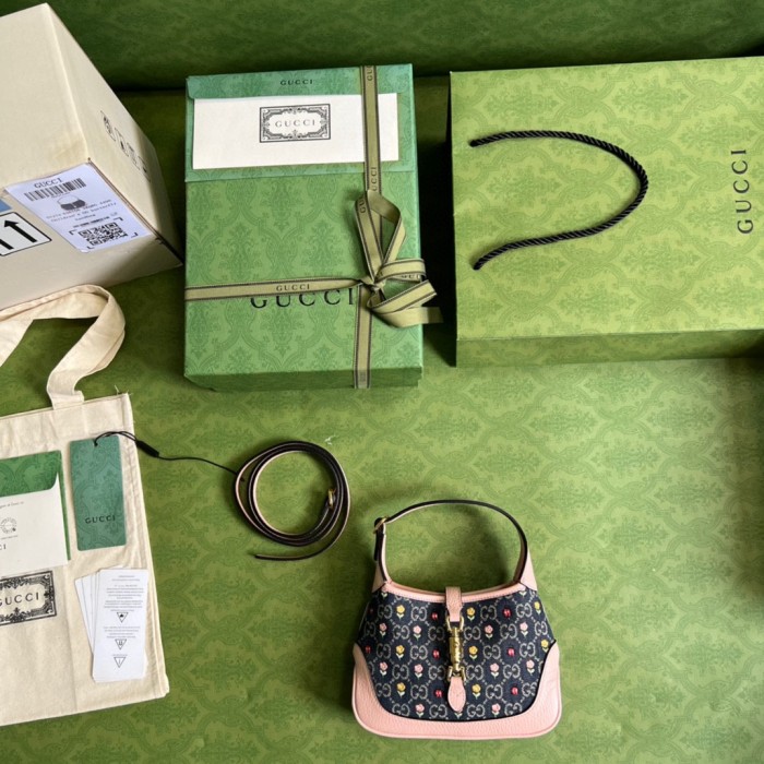 Handbag   Gucci  637092  size  19*13*3  cm