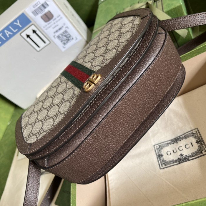  Handbag  Gucci  680121   size    25 x18x 9  cm  