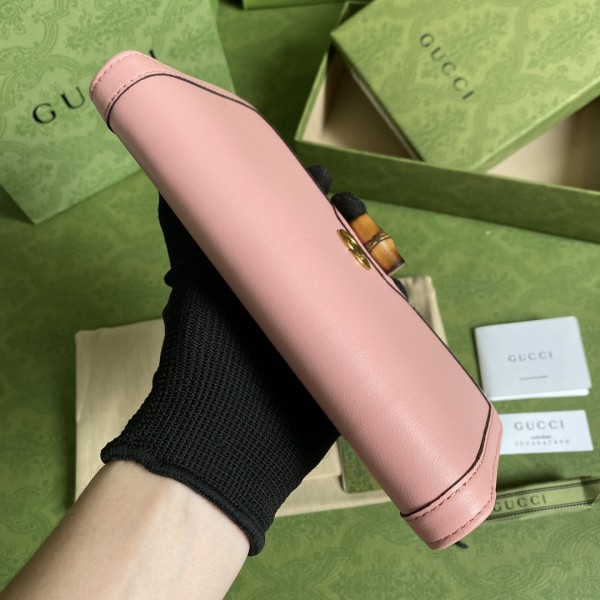  Handbag   Gucci  658634  size  19*10*3.5  cm 