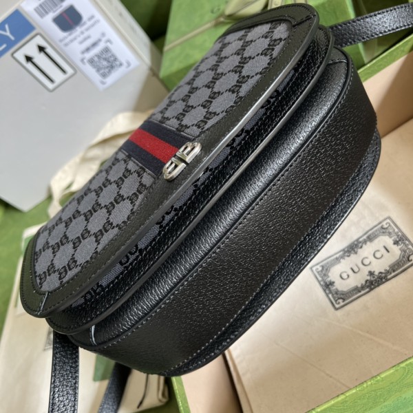  Handbag  Gucci  680121  size  25 x18x 9  cm