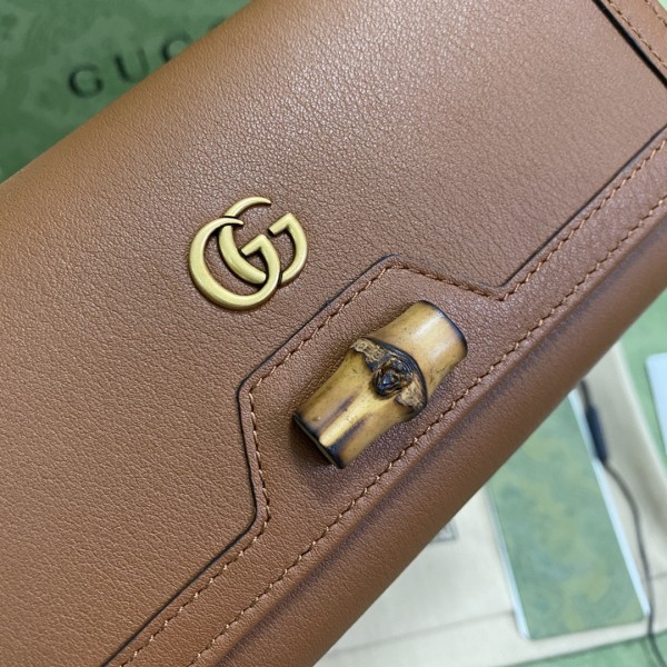  Handbag    Gucci  658243  size  19*10*3.5  cm