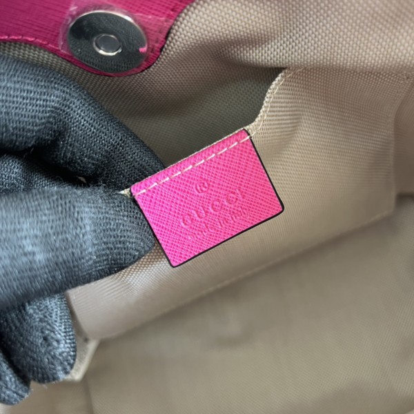 Handbag   Gucci    410812  size  21*20*10  cm