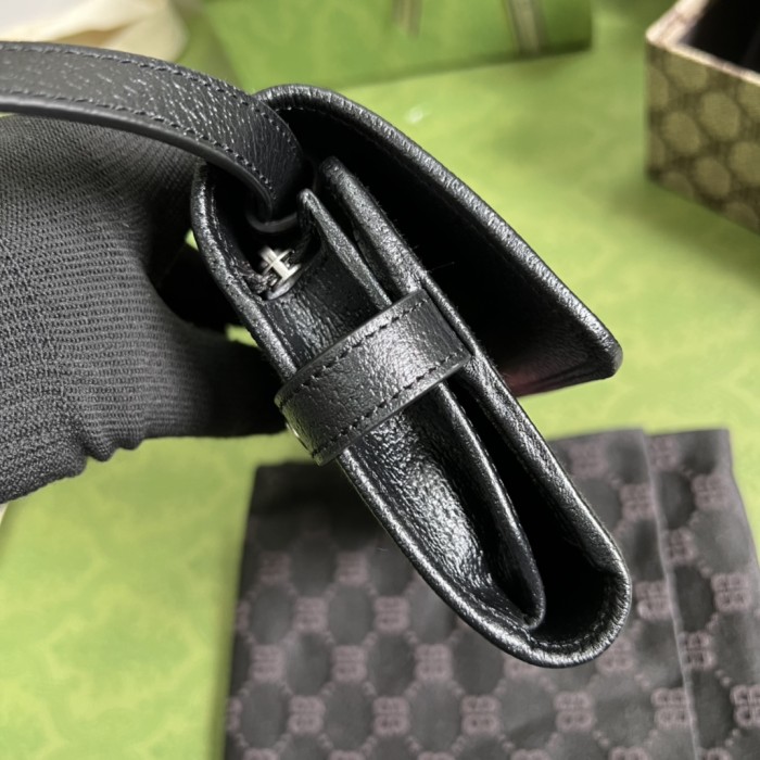 Handbag   Gucci  680131  size  18.8*10.9*3.3  cm