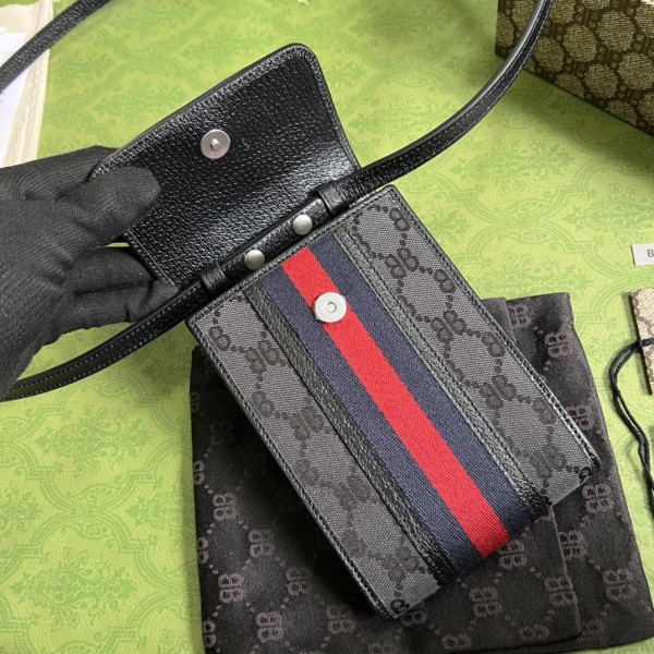 Handbag   Gucci  680130  size  11.7*17.8*3.6  cm