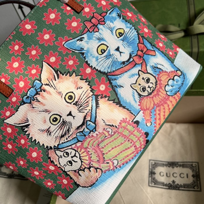  Handbag   Gucci   410812   size  21*20*10  cm