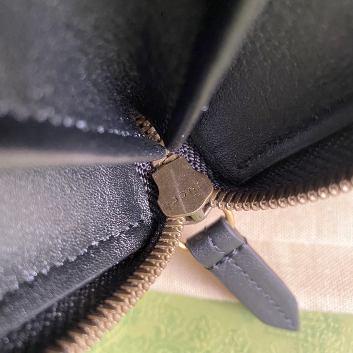  Handbag   Gucci  658634  size  19*10*3.5  cm