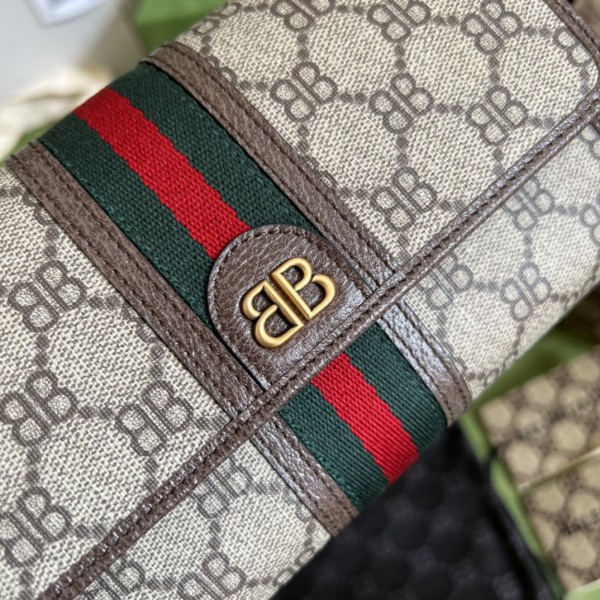  Handbag  Gucci  680131  size  18.8*10.9*3.3  cm