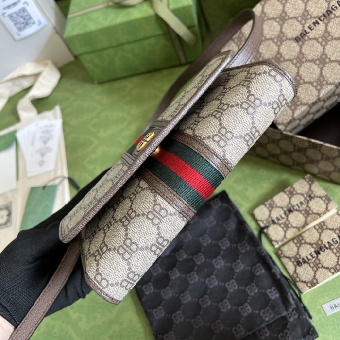  Handbag  Gucci  680131  size  18.8*10.9*3.3  cm