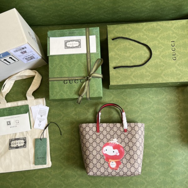  Handbag    Gucci   410812  size   21*20*10   cm