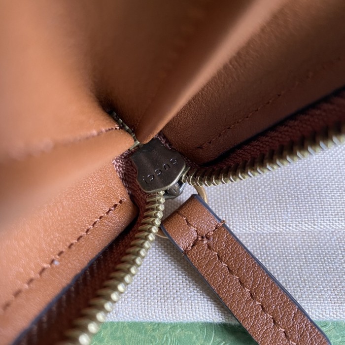  Handbag   Gucci  658634  size  19*10*3.5  cm 