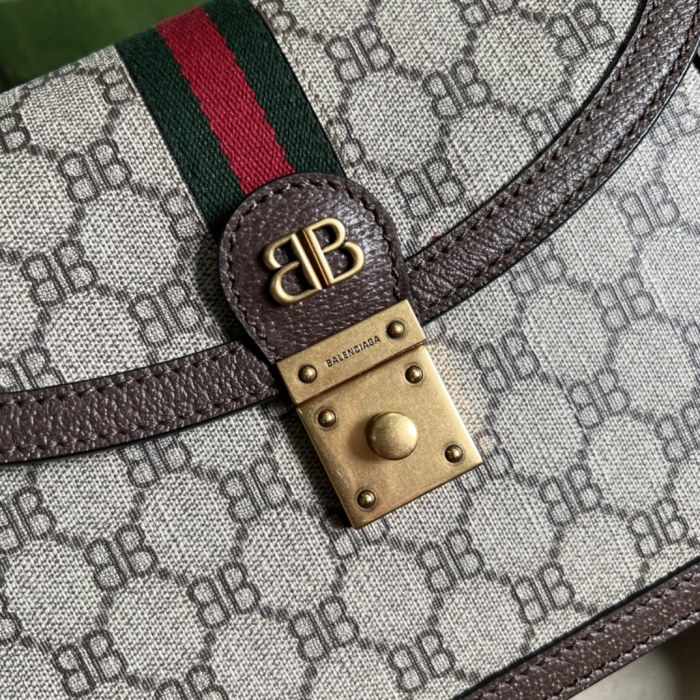  Handbag  Gucci  680119  size 25 x17.5x 7  cm
