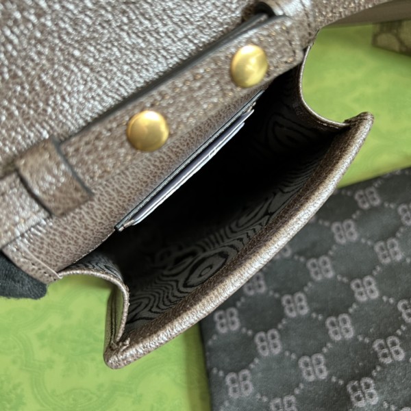  Handbag  Gucci   680130  size  11.7 x 17.8 x 3.6  cm