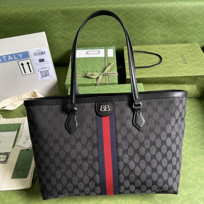  Handbag   Gucci  680125  size  38*28*14  cm