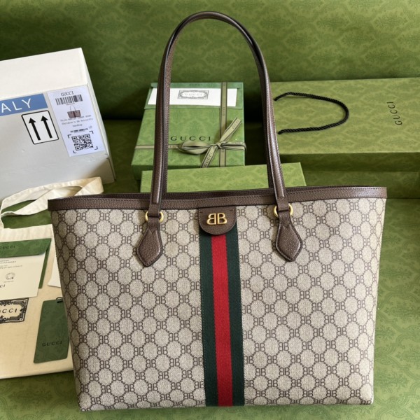  Handbag    Gucci  680125  size  38*28*14  cm